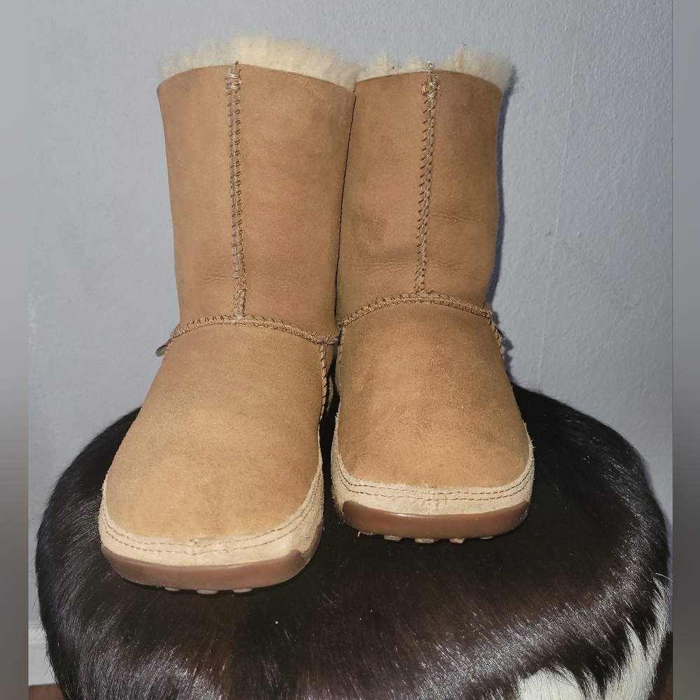 Fitflop Shearling Suede Boots Women's Size 7  - Picture 2 of 7